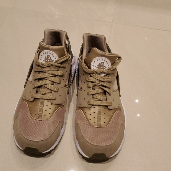 Nike Air Huarache ‘Khaki’. - Picture 14 of 16
